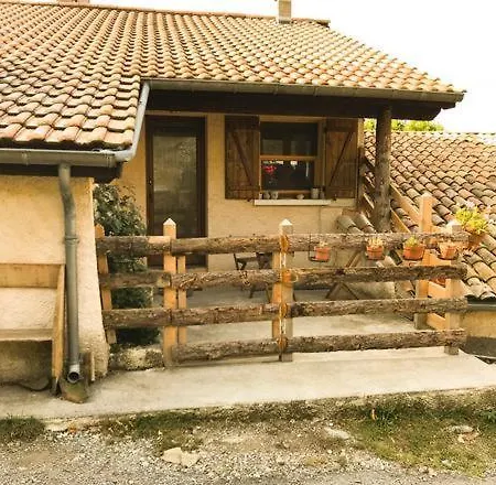 Gite A La Ferme Le Cabro 度假居 *