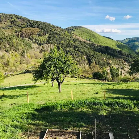 Gite A La Ferme Le Cabro 度假居 *